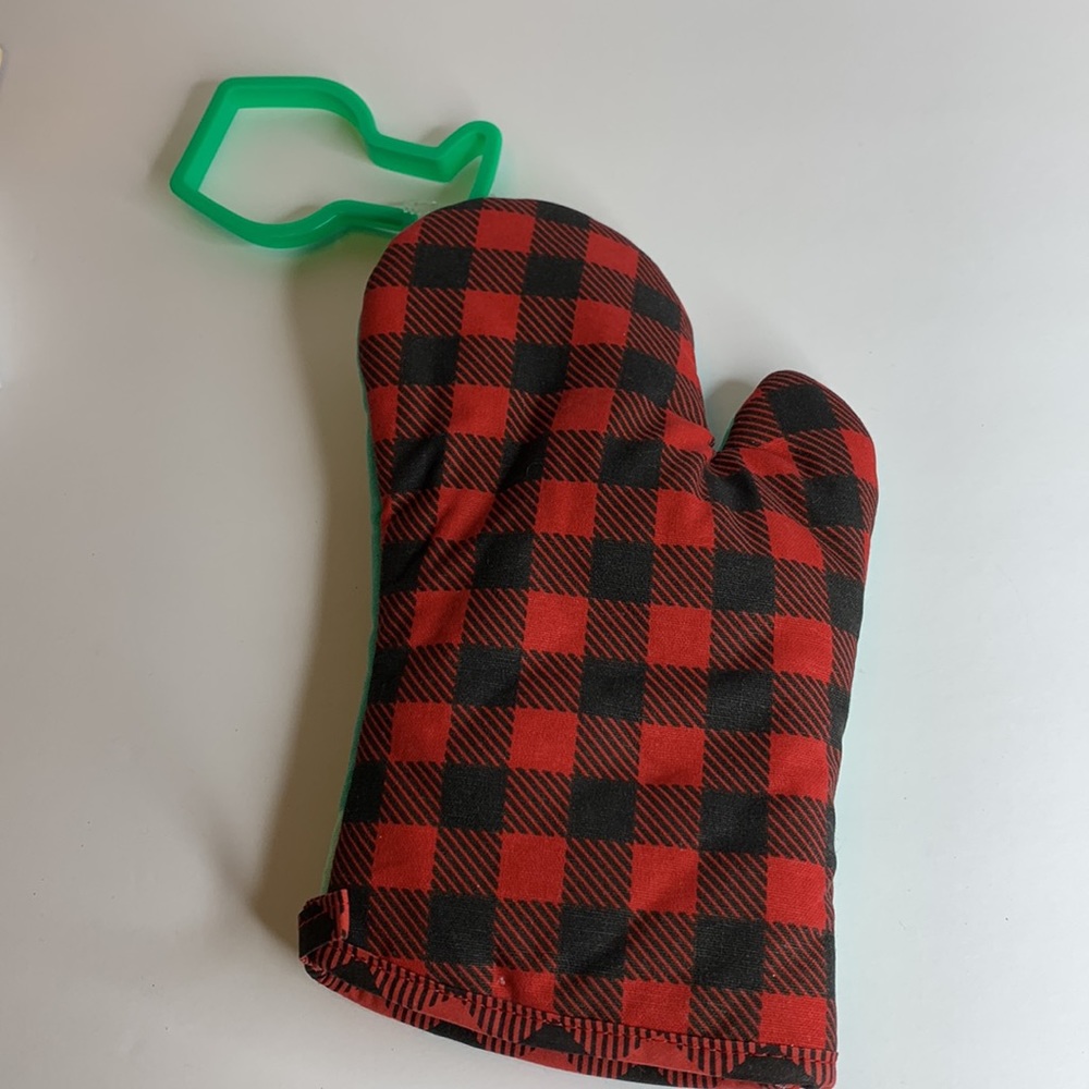 Got Wine? Hipster Santa Oven Mitt with Wine Glass Cookie Cutter - Picture 5 of 8